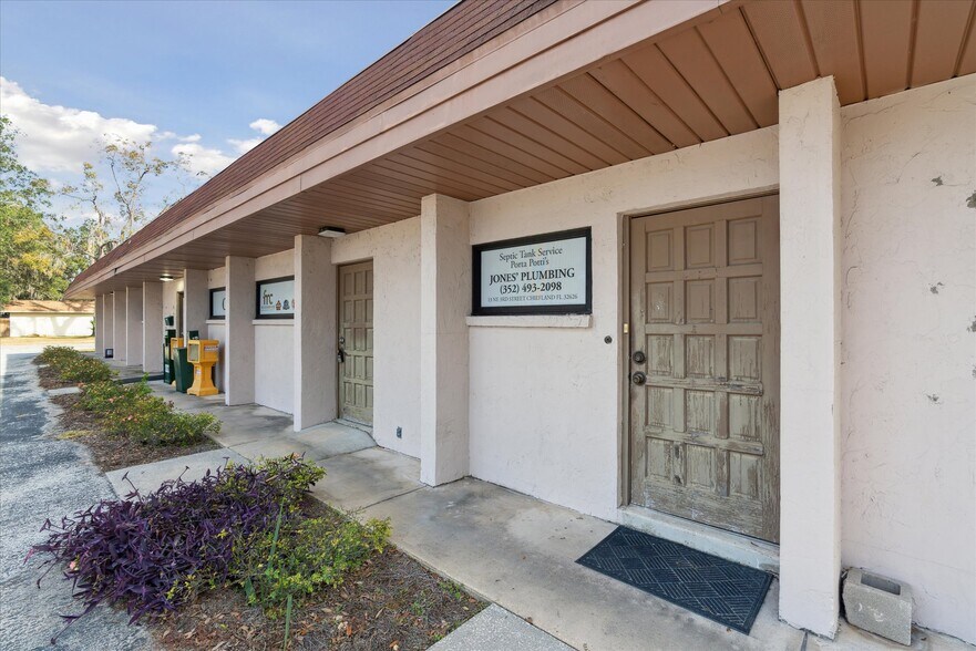 More Photos Of 13 Ne 3rd St, Chiefland Office For Sale