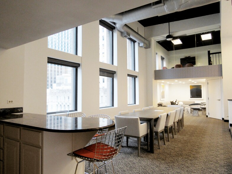 More Photos Of 100 N LaSalle St, Chicago Office For Lease