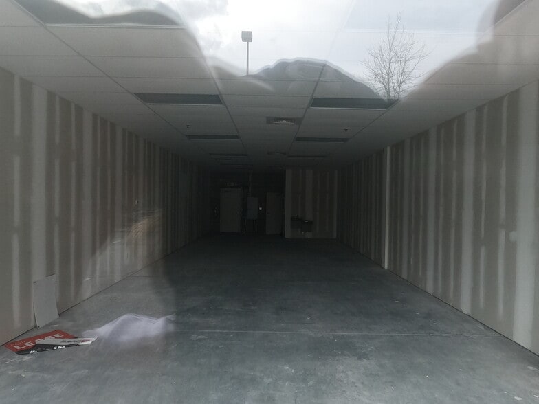 More Photos Of 145 Holt Garrison Pky, Danville Unknown For Lease