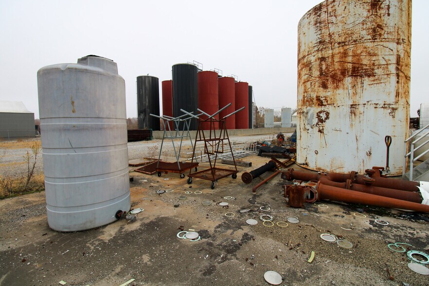 More Photos Of 7350 State Route 111, South Roxana Industrial For Sale