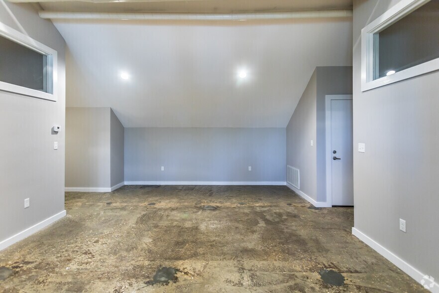 More Photos Of 360 Metal Museum Dr, Memphis Apartments For Sale