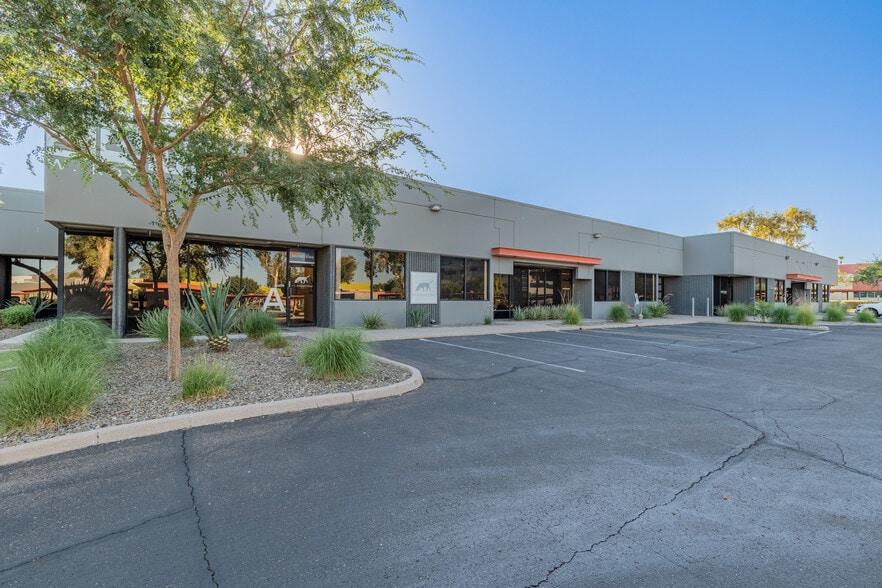 More Photos Of 2410 W Royal Palm Rd, Phoenix Light Manufacturing For Sale