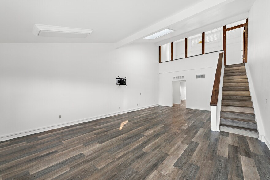 More Photos Of 1590 S Coast Hwy, Laguna Beach Storefront Retail Office For Sale