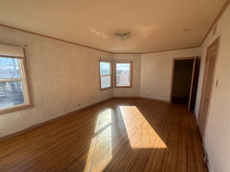 More Photos Of 729-731 Randolph St, San Francisco Storefront Retail Residential For Sale