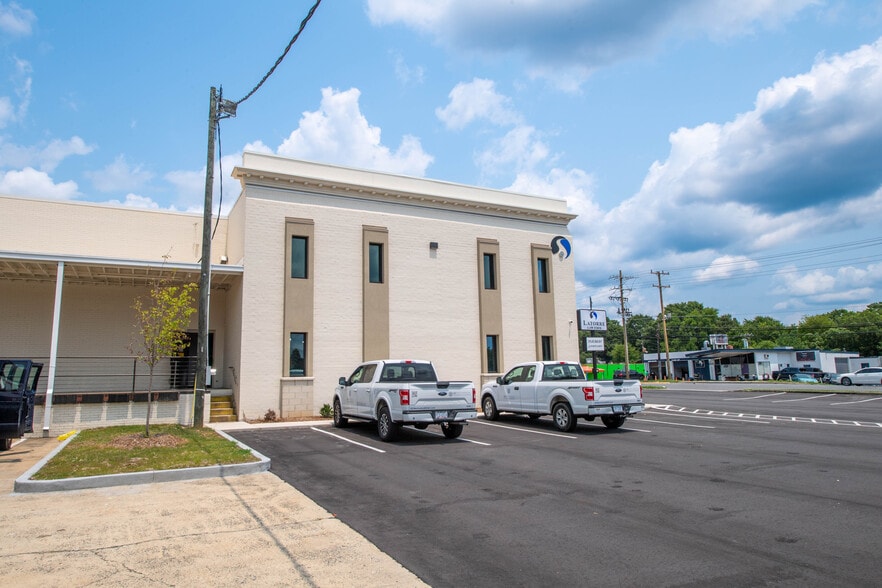 More Photos Of 6700 South Blvd, Charlotte Warehouse For Lease
