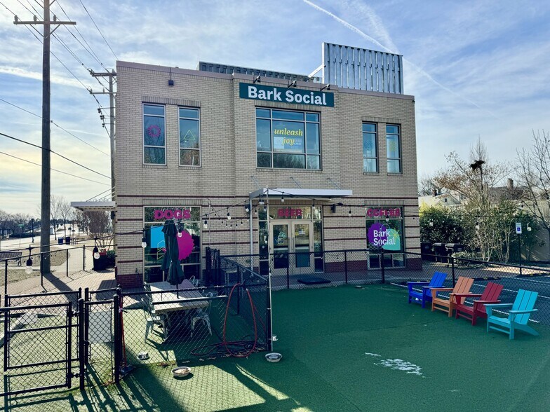 More Photos Of 529 E Howell Ave, Alexandria Restaurant For Lease