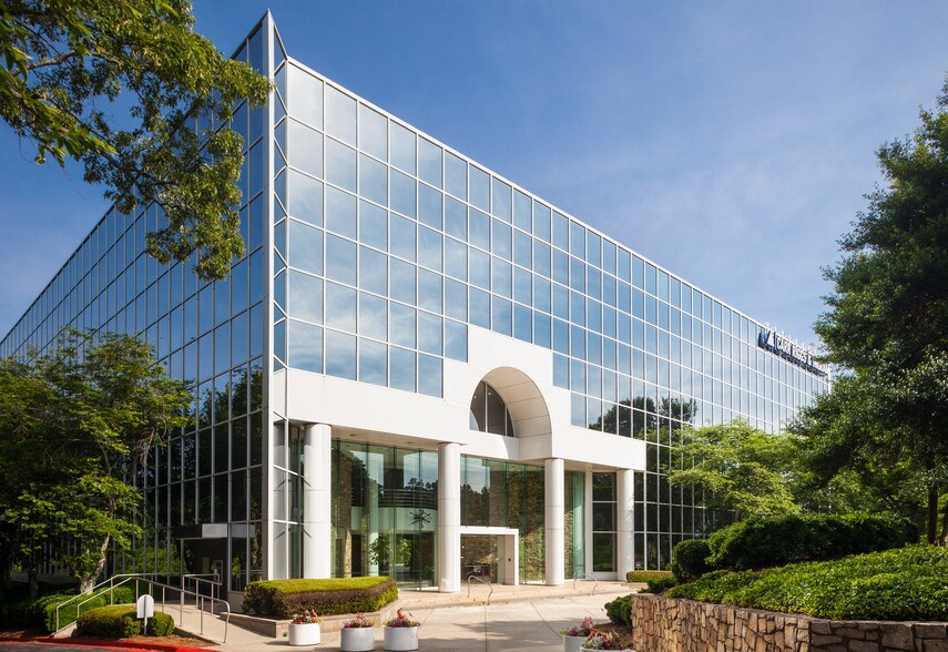 More Photos Of 4360 Chamblee Dunwoody Rd, Atlanta Office For Sale