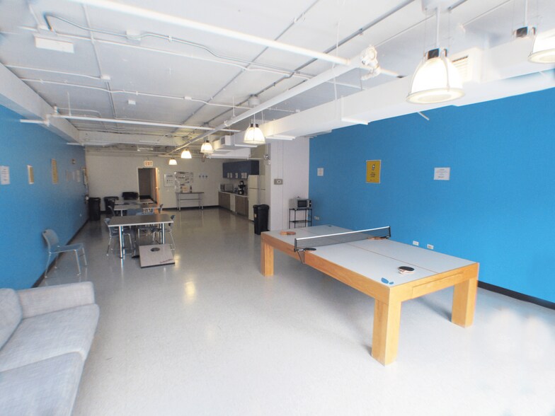 More Photos Of 225 W Superior St, Chicago Office For Sale
