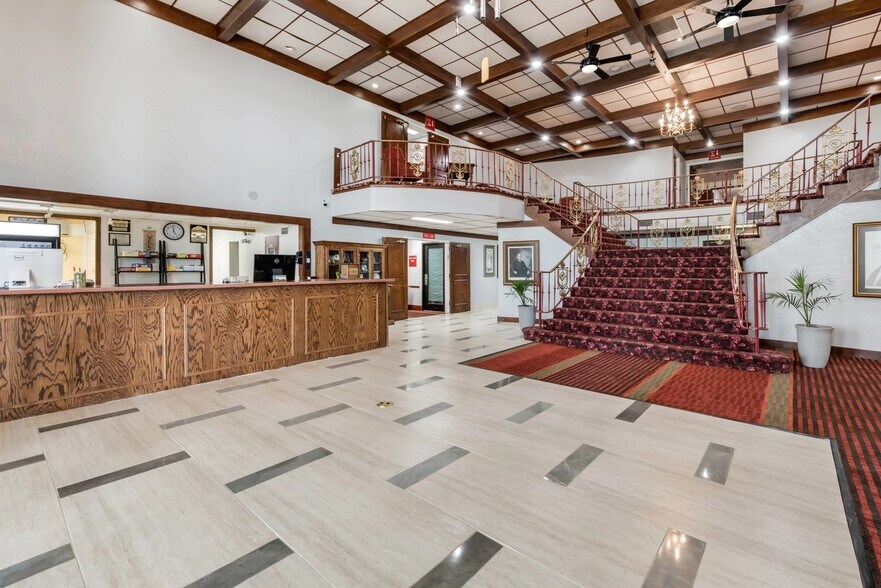 More Photos Of 3501 W Broadway Blvd, Sedalia Hotel For Sale