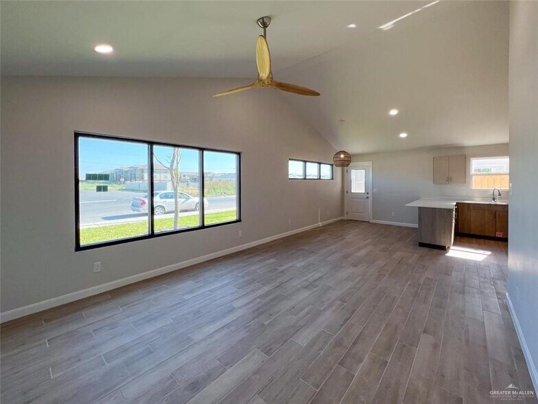More Photos Of 612 Oriole Rd, Weslaco Apartments For Sale