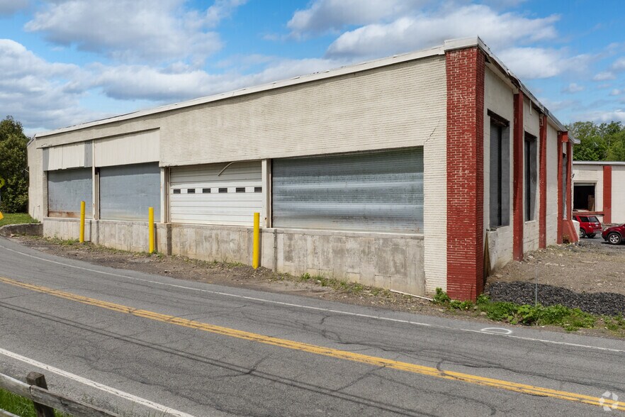 More Photos Of 112 Forge Hill Rd, New Windsor Township Warehouse For Lease