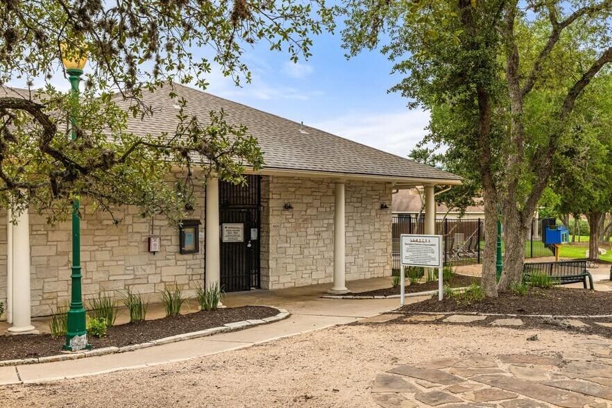More Photos Of 4416 Campo Verde Dr, Austin Multifamily For Sale