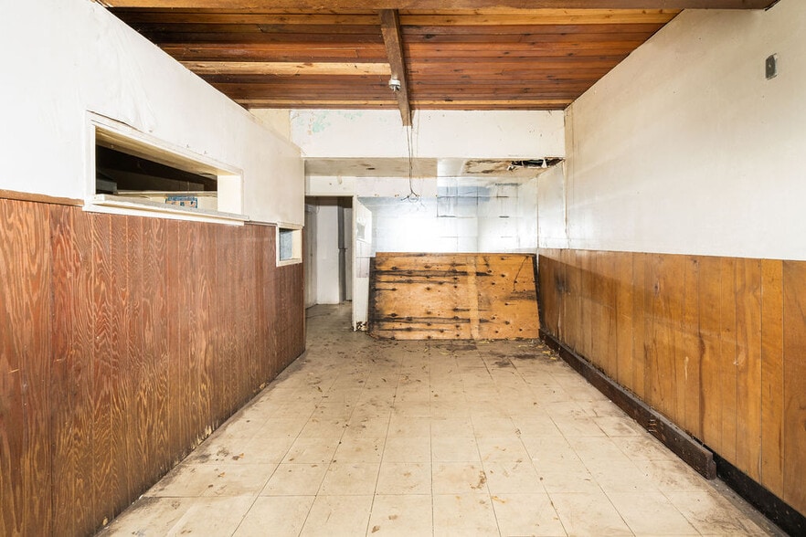 More Photos Of 4712 International Blvd, Oakland Specialty For Sale