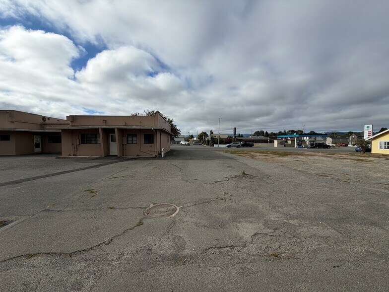 More Photos Of 874 Main St, Fortuna Office For Sale
