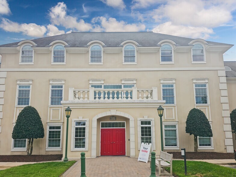 More Photos Of 4510 Weybridge Ln, Greensboro Coworking Space