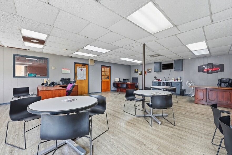 More Photos Of 1512 Cassat Ave, Jacksonville Freestanding For Sale