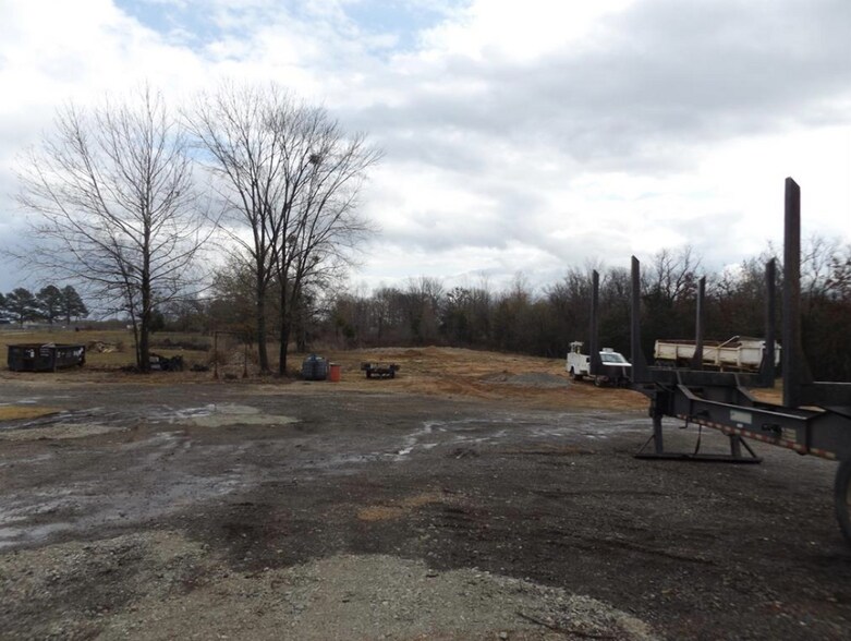 More Photos Of 4400 NE Lincoln Rd, Idabel Industrial For Sale