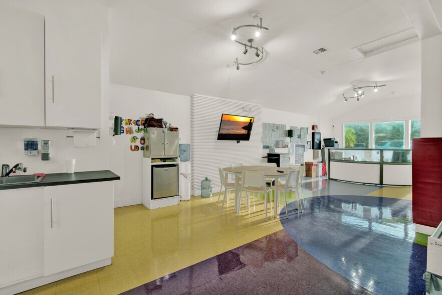 More Photos Of 2316 S Red Rd, Miami Medical For Sale