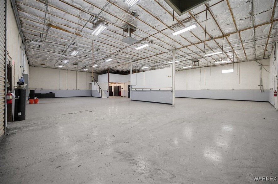 More Photos Of 1055 Empire Dr, Lake Havasu City Distribution For Lease