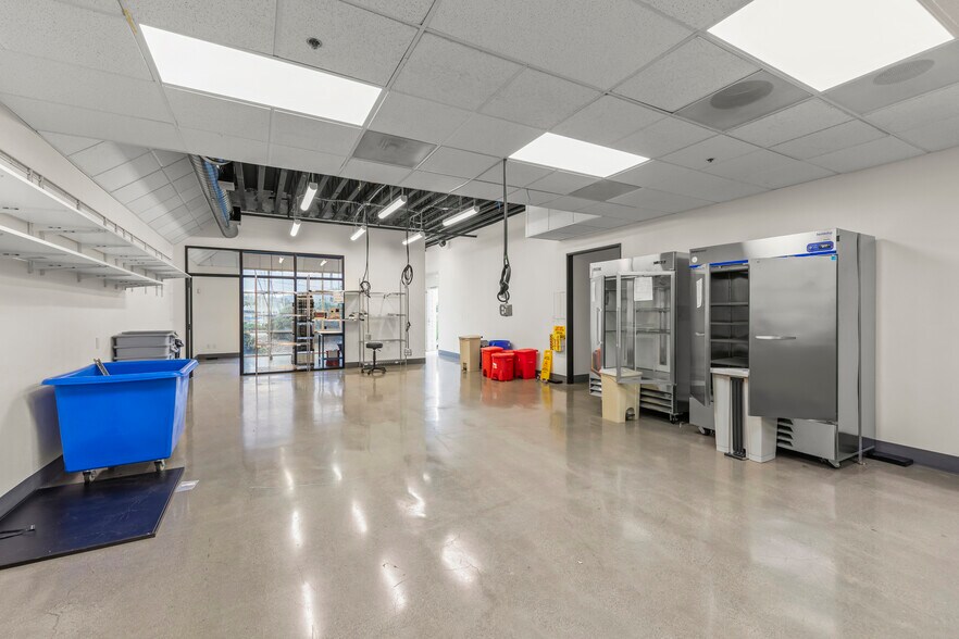 More Photos Of 400 Seaport Ct, Redwood City Medical For Lease