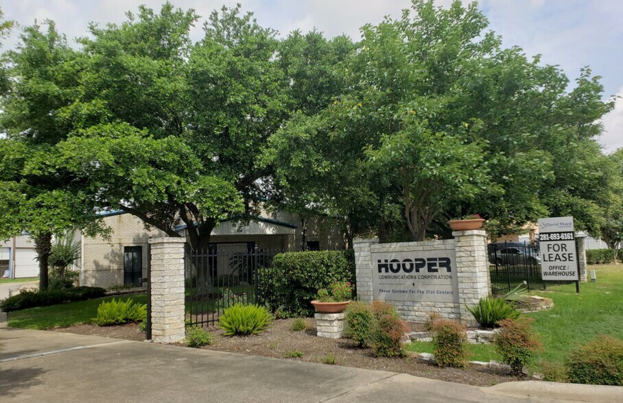 More Photos Of 5335 Brystone Dr, Houston Flex For Lease