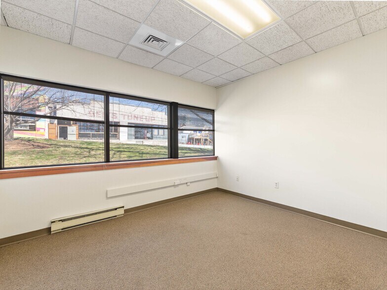 More Photos Of 86 Asheland Ave, Asheville Medical For Lease