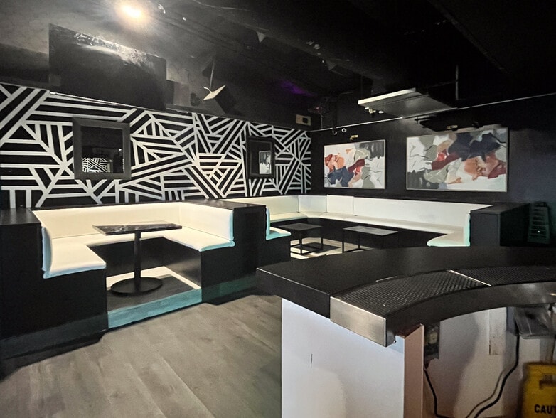 More Photos Of 5317 Washington Ave, Houston Bar For Lease