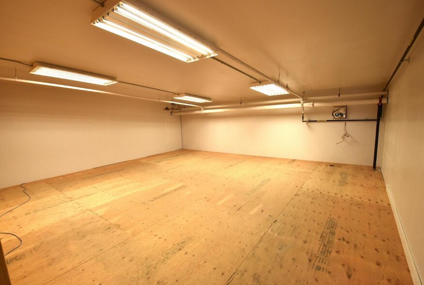 More Photos Of 9903 209 St NW, Edmonton Warehouse For Sale