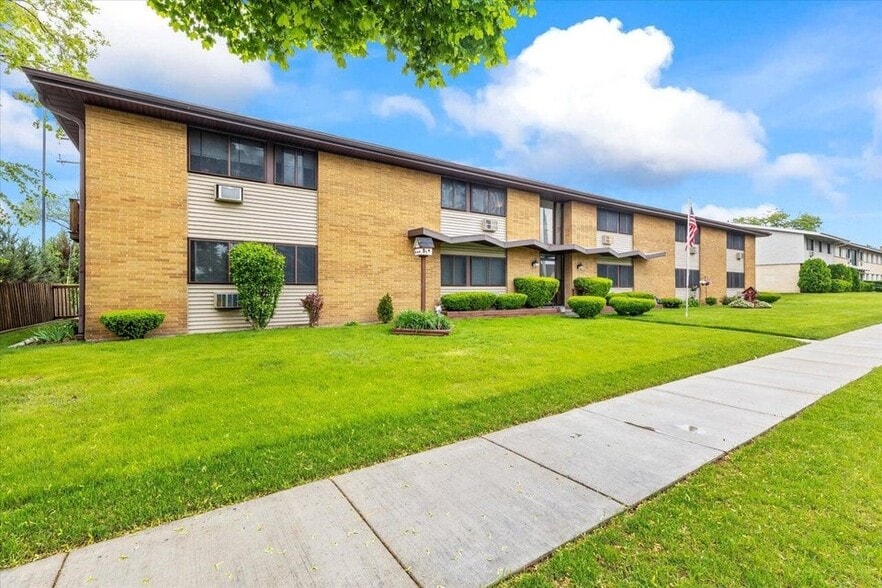 More Photos Of 4641 S Howell Ave, Milwaukee Apartments For Sale