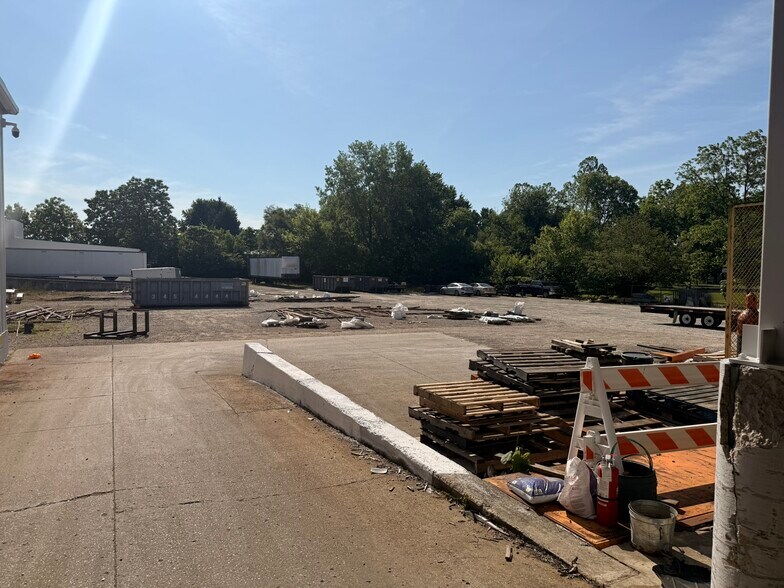 More Photos Of 211 Province St, Franklin Manufacturing For Lease