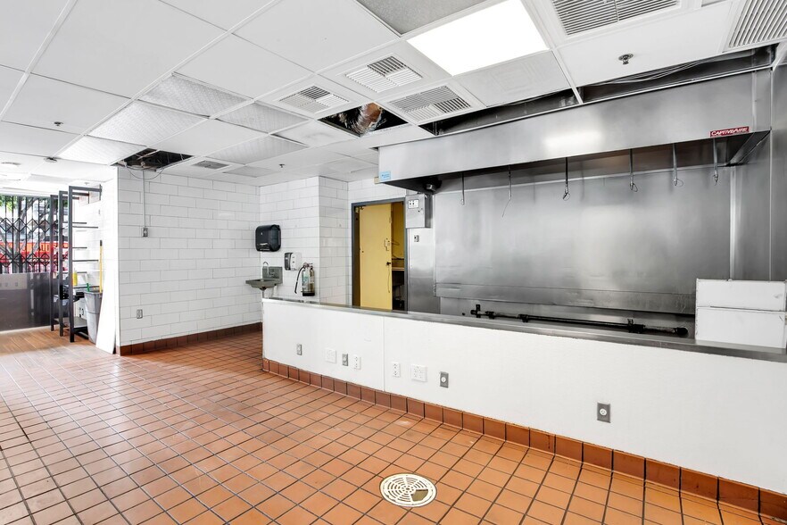 More Photos Of 701 W 7th St, Los Angeles Apartments For Lease