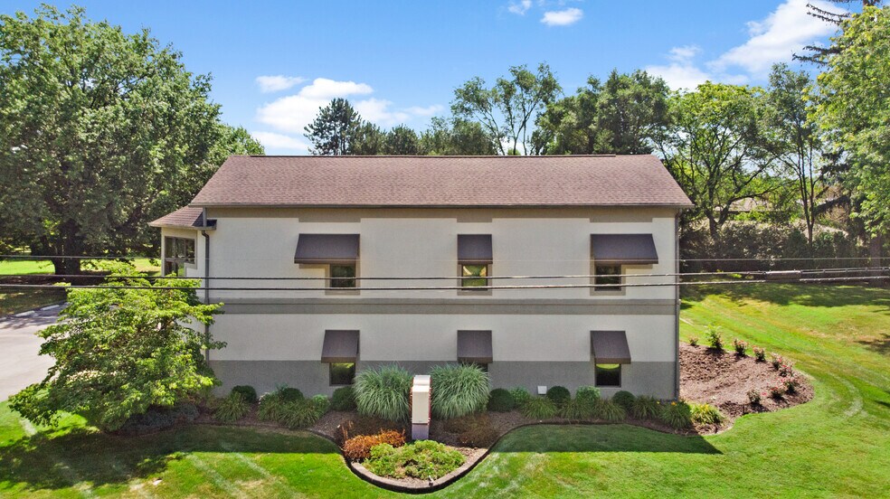 More Photos Of 6071 Old Middle Ridge Rd, Lorain Office For Sale