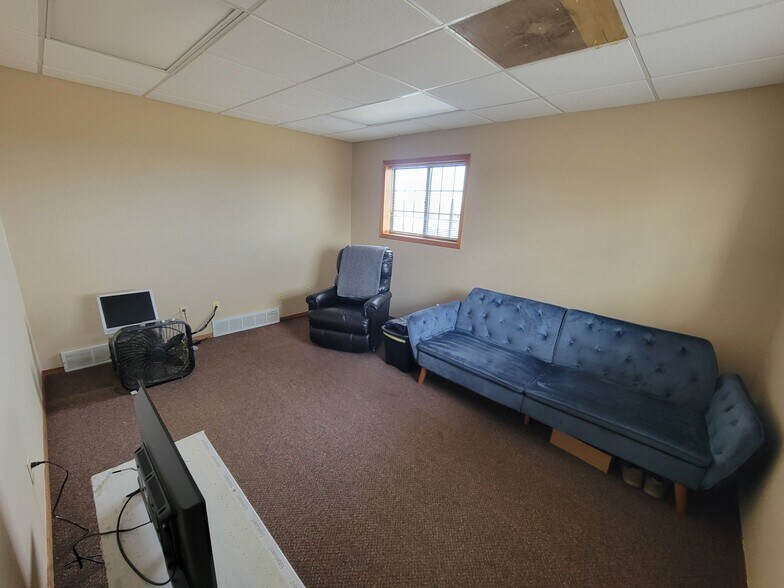 More Photos Of 1109 S Commerce Ave, Sioux Falls Industrial For Lease
