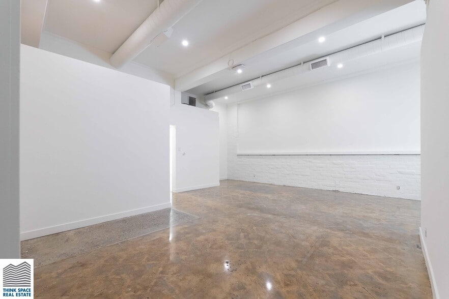 More Photos Of 913-915 N Highland Ave, Los Angeles Showroom For Sale