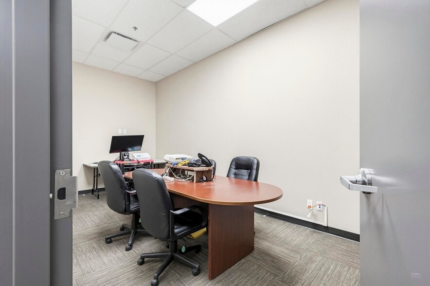 More Photos Of 16111 Blundell Rd, Richmond Distribution For Lease