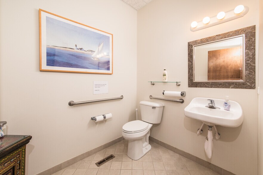 More Photos Of 828 Busse Hwy, Park Ridge Office For Sale