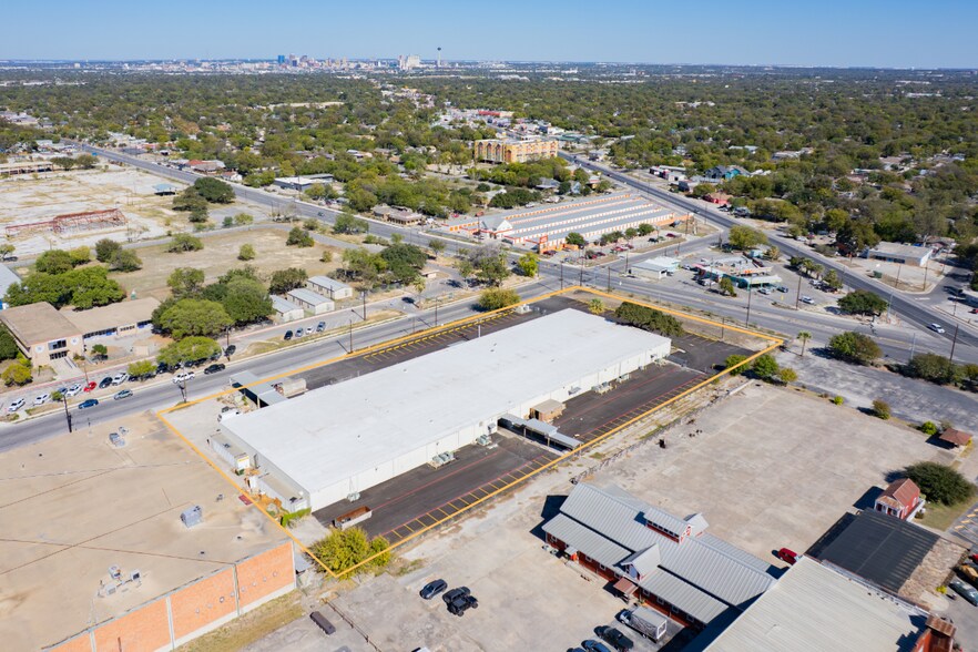 More Photos Of 5101 S Zarzamora St, San Antonio Manufacturing For Sale