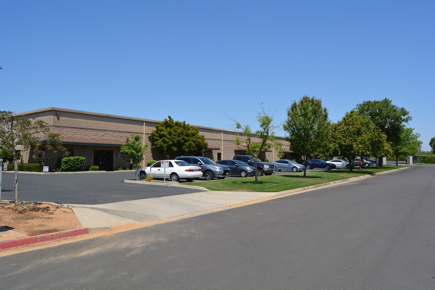 More Photos Of 40365 Brickyard Dr, Madera Unknown For Lease