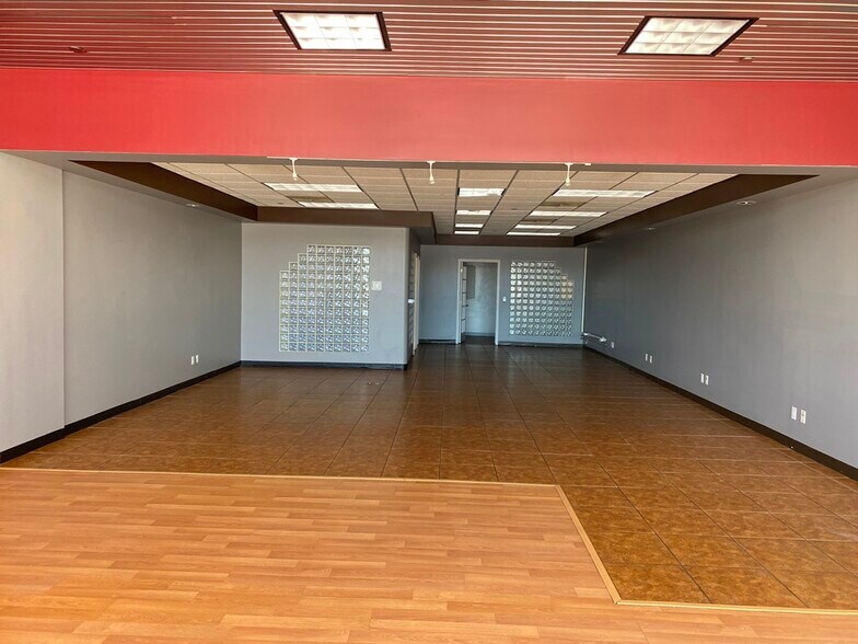More Photos Of 800 N Federal Blvd, Riverton General Retail For Lease