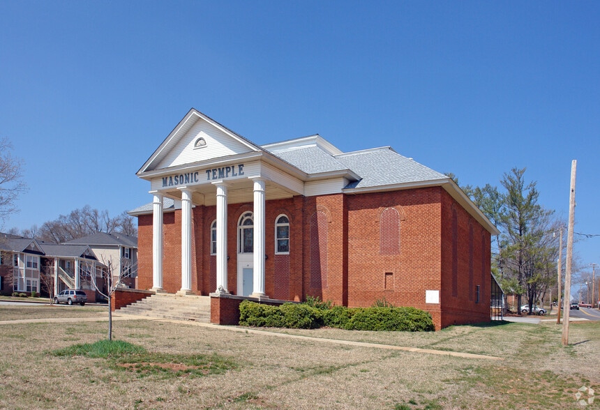 More Photos Of 439 NE Main St, Easley Lodge Meeting Hall For Sale