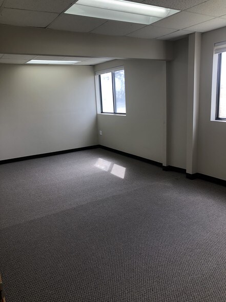 More Photos Of 6256 34th Ave NW, Rochester Warehouse For Lease