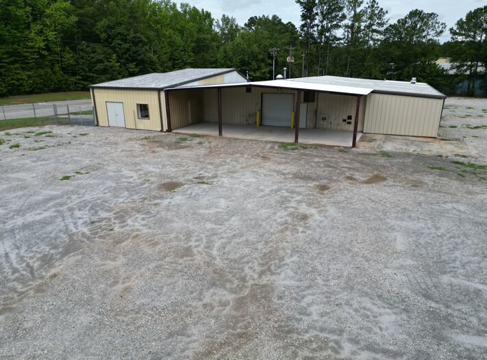 More Photos Of 8330 Gullatt Rd, Palmetto Warehouse For Lease