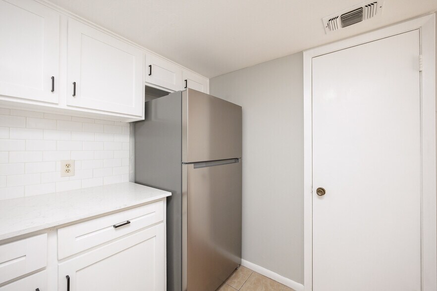 More Photos Of 801 S Carancahua St, Corpus Christi Apartments For Sale