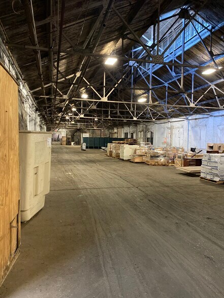 More Photos Of 3019 Roosevelt Ave, Indianapolis Warehouse For Sale