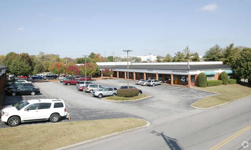 More Photos Of 110 Glancy St, Goodlettsville Medical For Lease