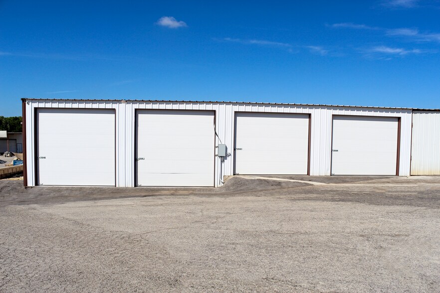 More Photos Of 18975 Marbach Ln, San Antonio Unknown For Lease