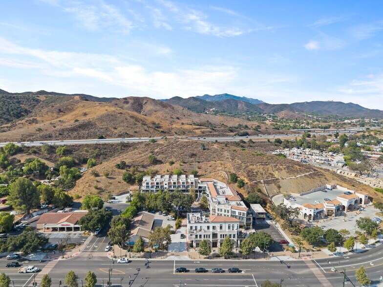 More Photos Of 1710 E Thousand Oaks Blvd, Thousand Oaks Apartments For Lease