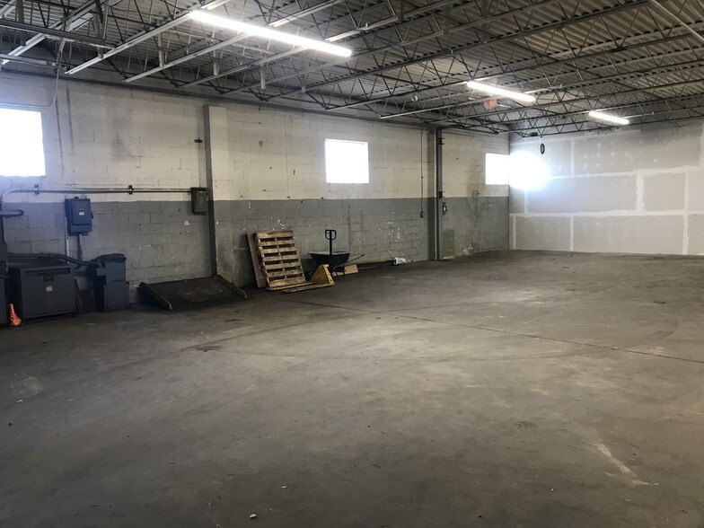 More Photos Of 1615 Bustleton Pike, Feasterville Trevose Warehouse For Lease