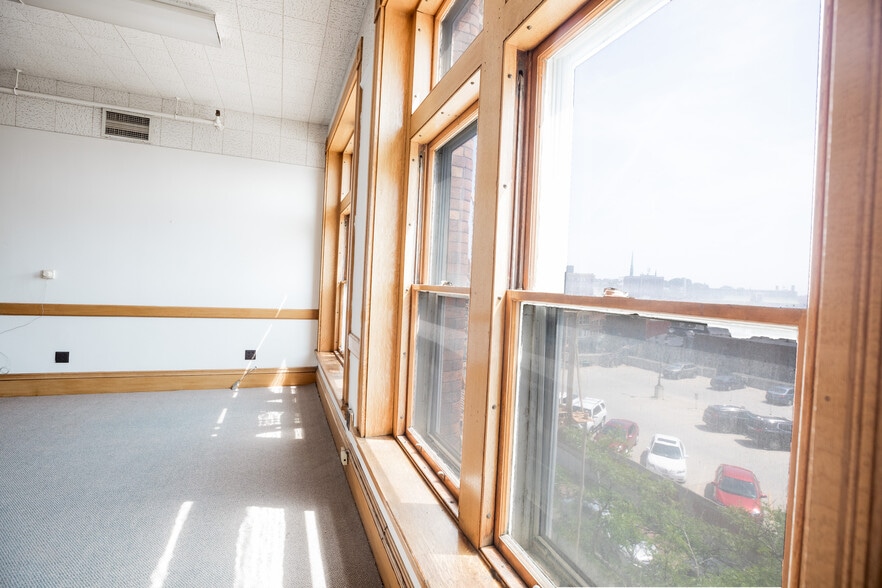 More Photos Of 74 Hammond St, Bangor Medical For Sale