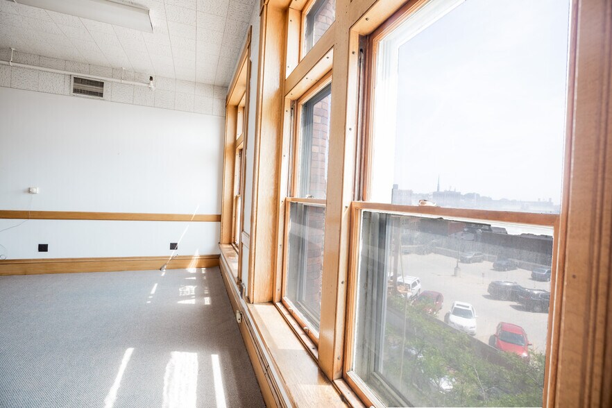More Photos Of 74 Hammond St, Bangor Medical For Sale